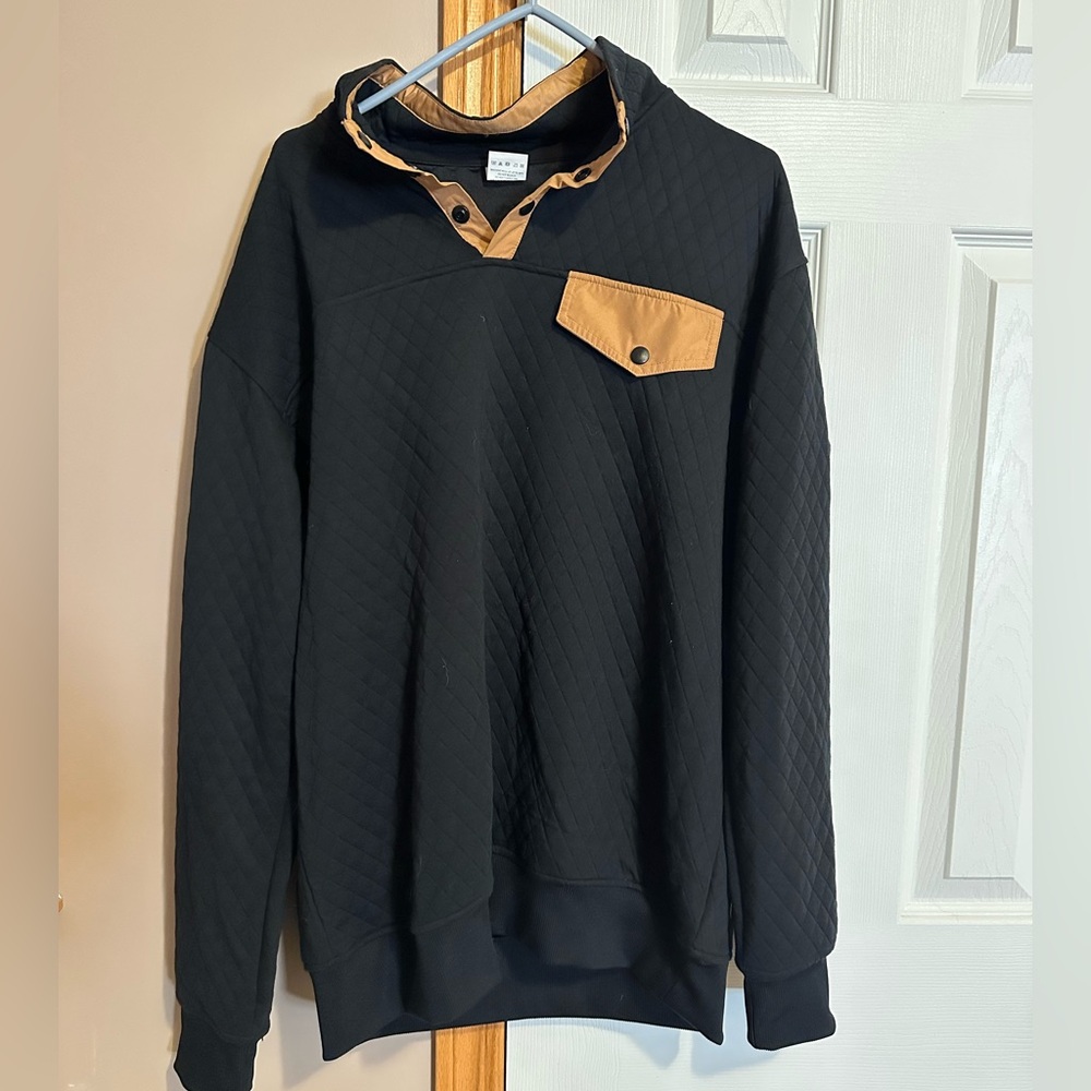 Zyia black quilted sweatshirt